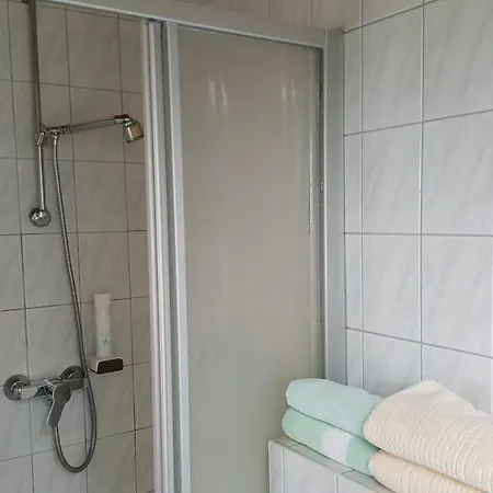 Gasthof-camping Lindenhof مكان تخييم 2*